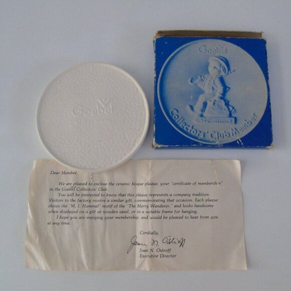 Goebel Merry Wanderer Hummel Plaque Germany Vintage 1976 Collectors Club Bisque - Picture 5 of 5